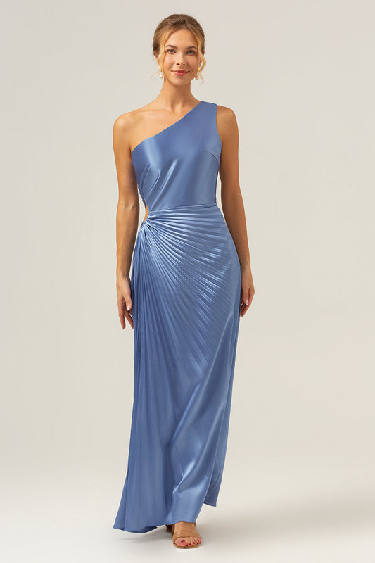Vestido largo de dama de honor de satén azul de un hombro con abertura
