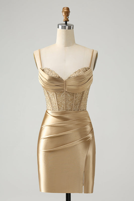 Robe de bal en satin corset moulante à bretelles spaghetti dorées avec fente