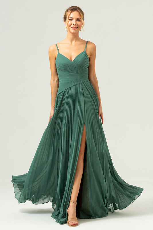 Robe de demoiselle d'honneur trapèze en mousseline plissée eucalyptus à fines bretelles avec fente