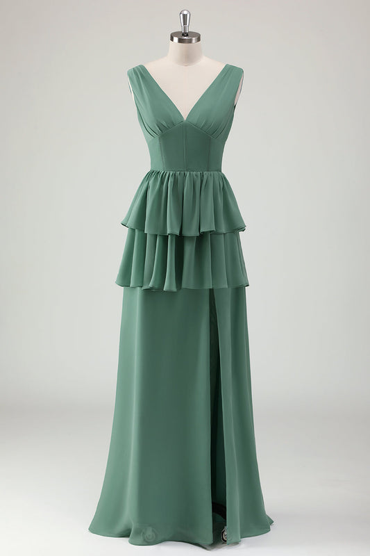 Robe de demoiselle d'honneur longue en eucalyptus avec col en V, volants et fente