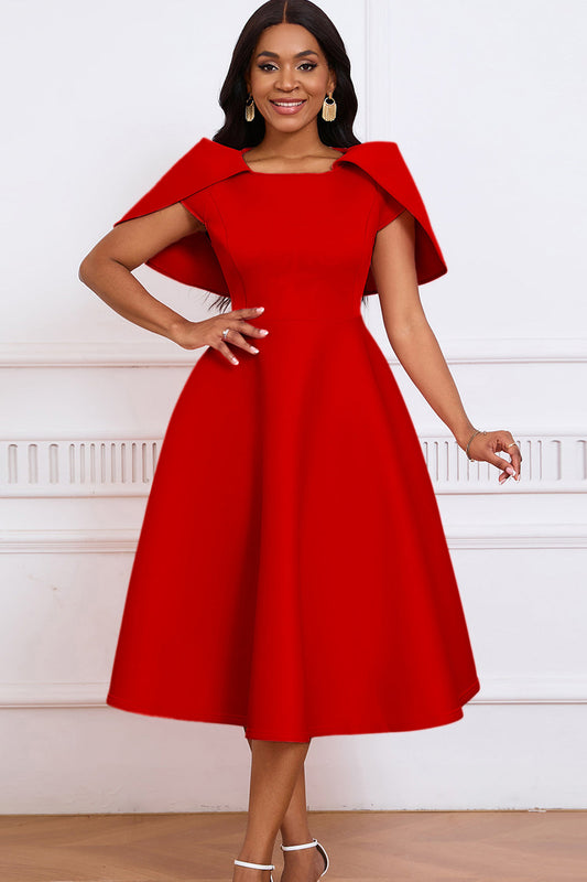 Robe de soirée élégante pour mondaine, robe cape grande broche