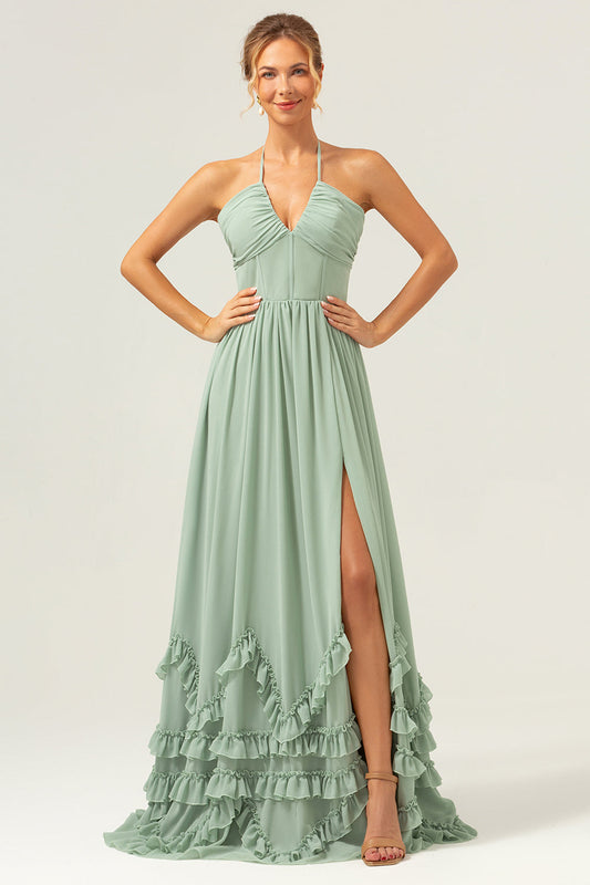 Robe longue de demoiselle d'honneur à corsage bustier volanté et fente, coloris sauge poussiéreuse
