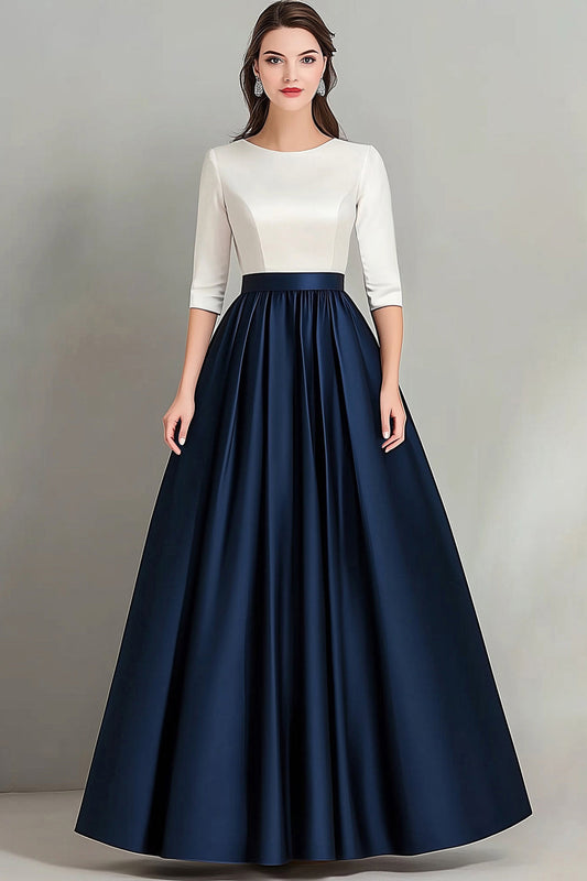 Robe trapèze blanche et bleu marine ruchée à mi-manches pour mère de la mariée