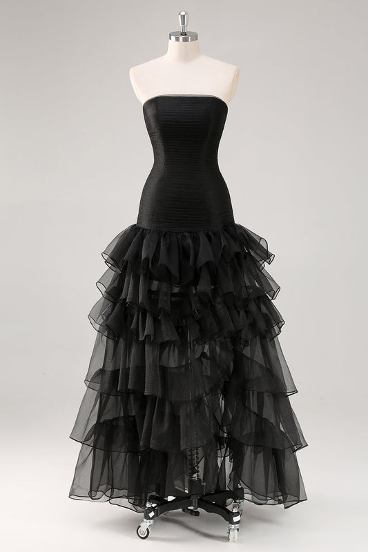Robe de soirée noire bustier en tulle à volants étagés et fente