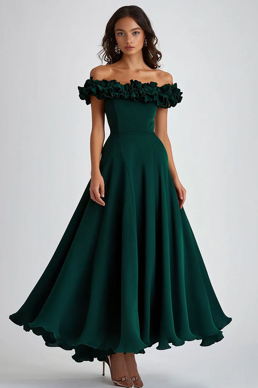 Robe de soirée vert foncé en satin à volants, épaules dénudées