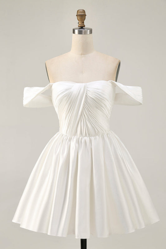 Robe de bal courte blanche à épaules dénudées et froncée