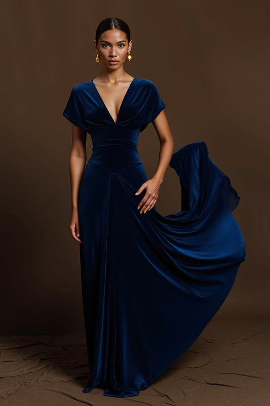 Robe longue de vacances plissée bleu roi coupe évasée col en V
