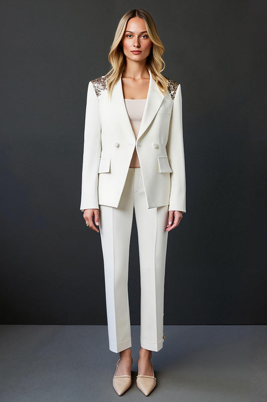 Costume de bal deux pièces blanc étincelant avec revers châle et boutons
