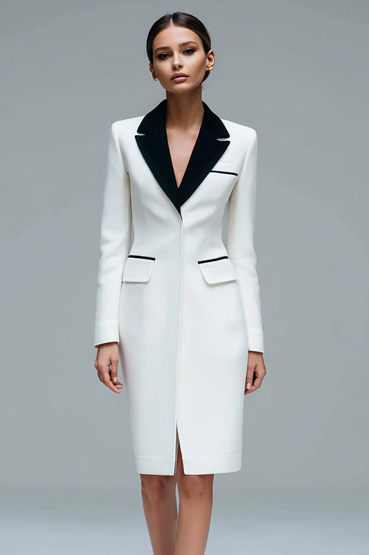 Robe blazer courte ivoire à revers cranté et ceinture