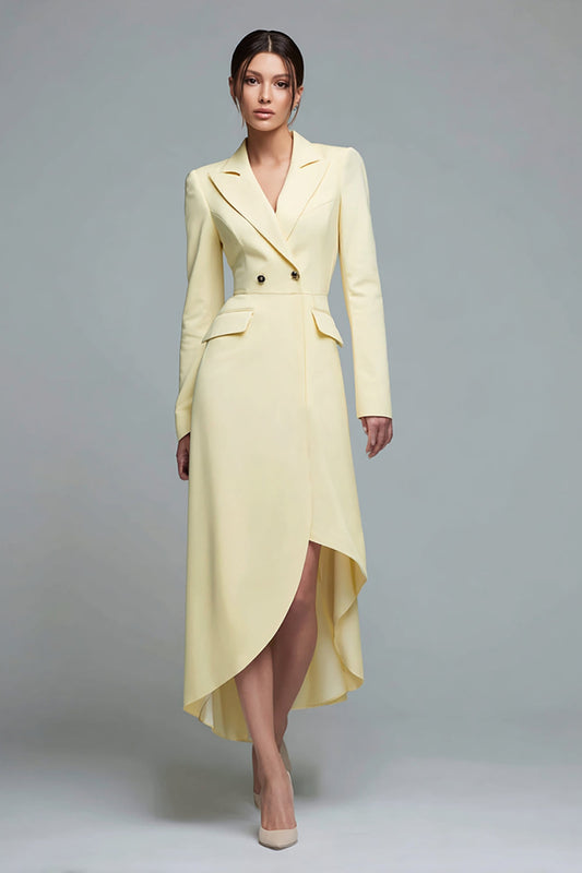Robe blazer asymétrique à revers pointus narcisse et manches longues