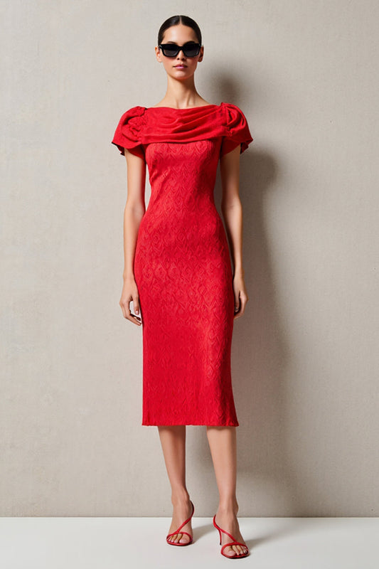 Robe fourreau midi rouge à col bénitier pour invitée de mariage