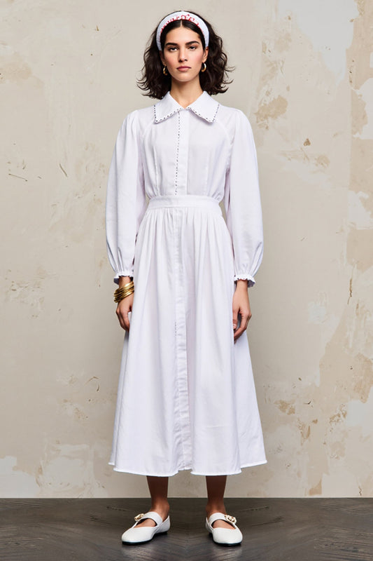 Robe de mariée invitée longue simple blanche à manches longues et coupe trapèze