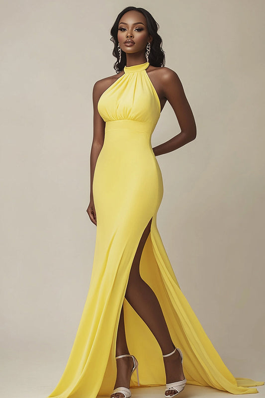 Robe longue de soirée sirène en satin jaune à licou et fente