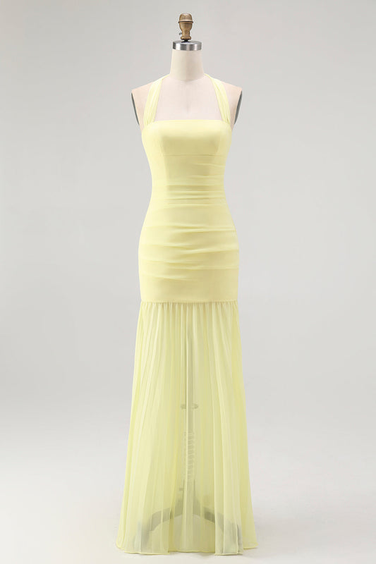 Robe longue de demoiselle d'honneur jaune licou fourreau froncée à nouer dans le dos