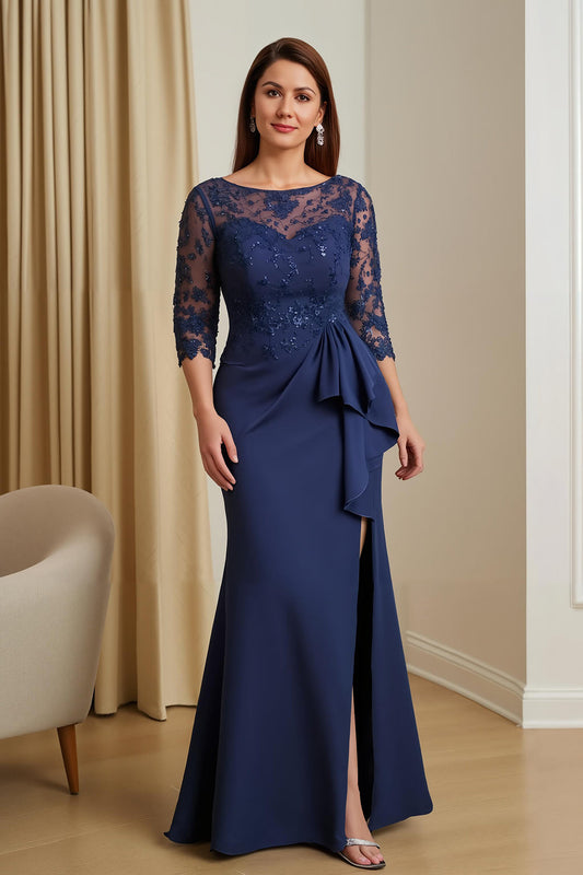 Robe longue fourreau en satin bleu marine avec encolure bateau et ceinture pour la mère de la mariée