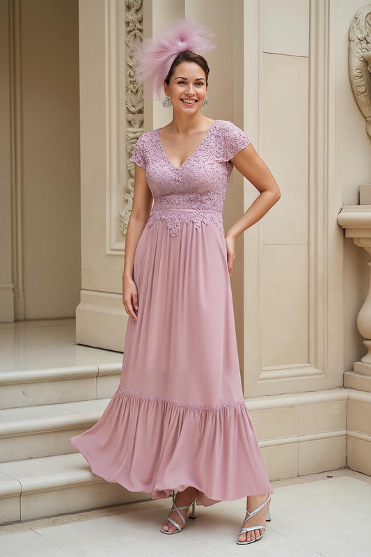 Robe longue évasée de couleur vieux rose avec décolleté en V et dentelle pour mère de la mariée