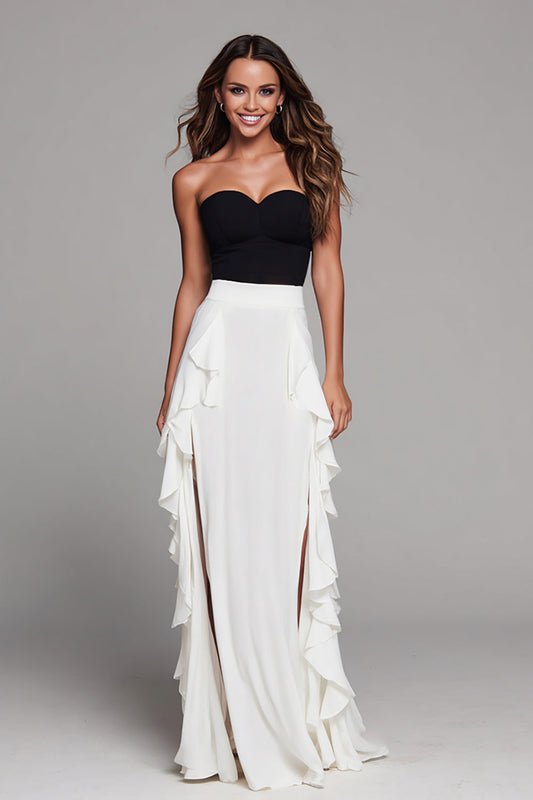 Robe de soirée longue noire et blanche évasée à volants avec fente