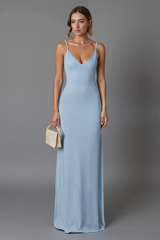 Vestido de noche largo azul cielo con tirantes delgados
