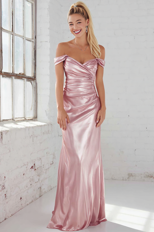 Robe de demoiselle d'honneur longue en satin rose gaine drapée épaules dénudées