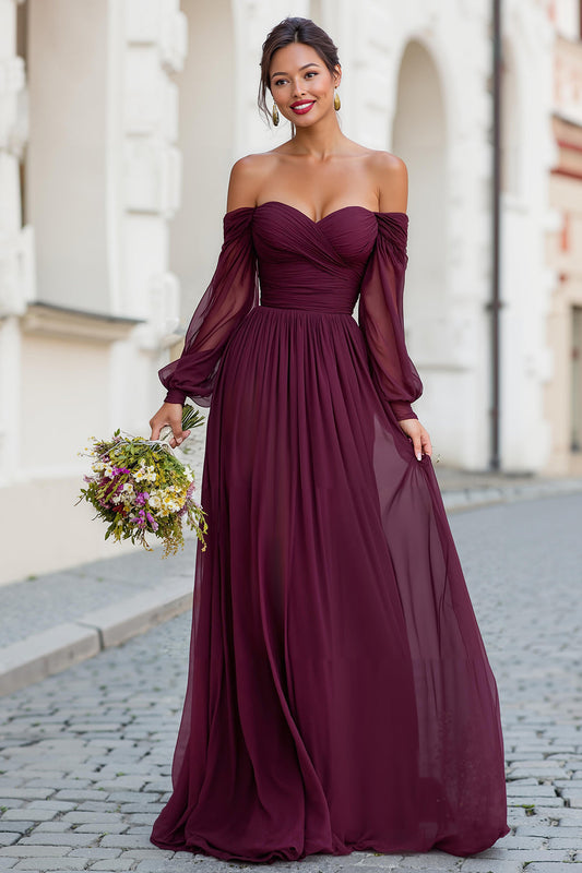Robe de demoiselle d'honneur longue ligne A Cabernet épaules dénudées avec manches