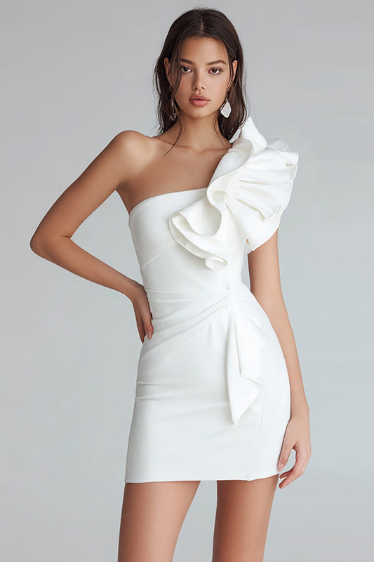 Mini robe satinée froncée moulante asymétrique blanche