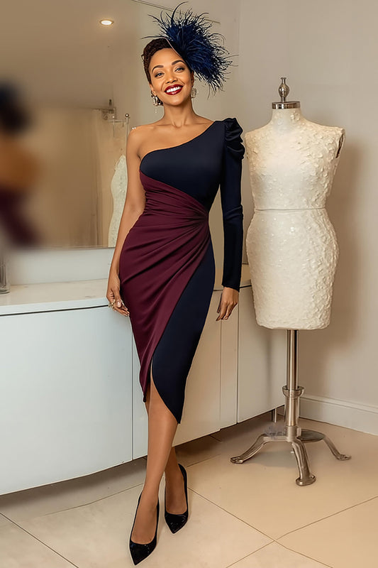Robe midi de la mère de la mariée froncée à une épaule bordeaux et bleu marine