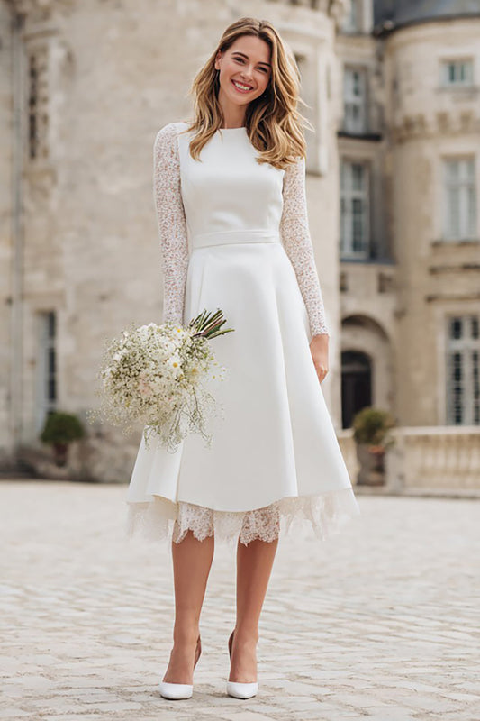 Robe de mariée midi évasée ivoire à manches longues et dentelle