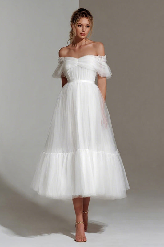Robe de mariée mi-longue évasée blanche à épaules dénudées pour mariage civil