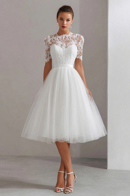 Robe de mariée blanche en dentelle ligne A à col montant pour mariage civil