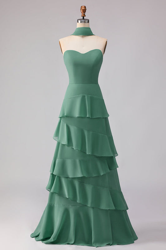 Robe de demoiselle d'honneur longue verte trapèze à volants, col cœur, avec un foulard assorti