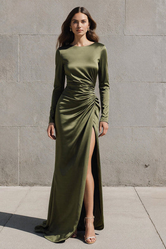 Robe de soirée sirène en satin vert olive à manches longues et fente
