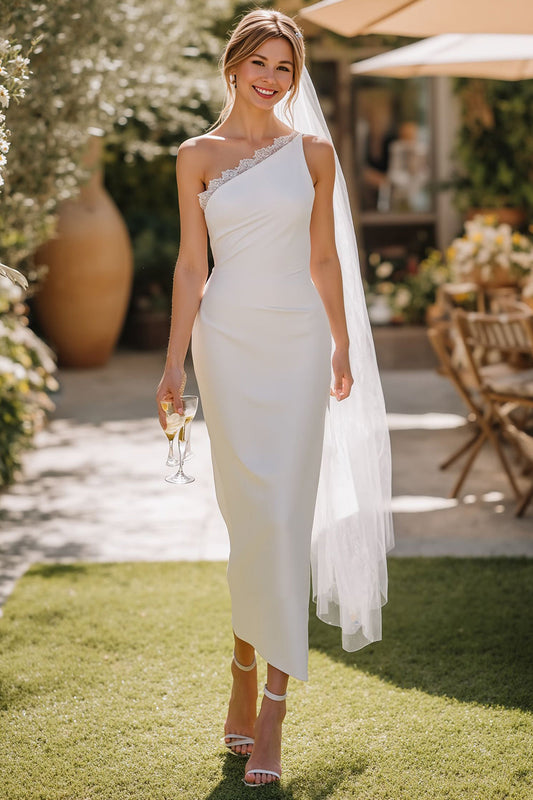 Robe de mariée midi fourreau asymétrique en dentelle blanche