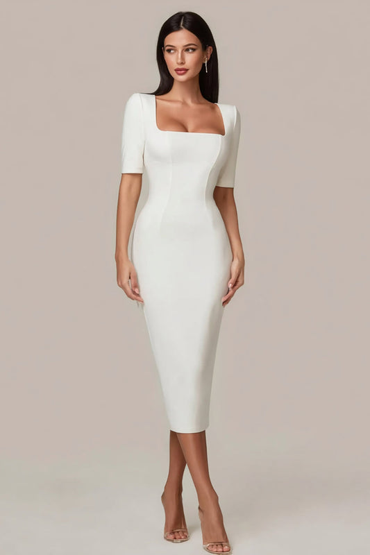 Vestido corto blanco de satén con escote cuadrado y manga corta