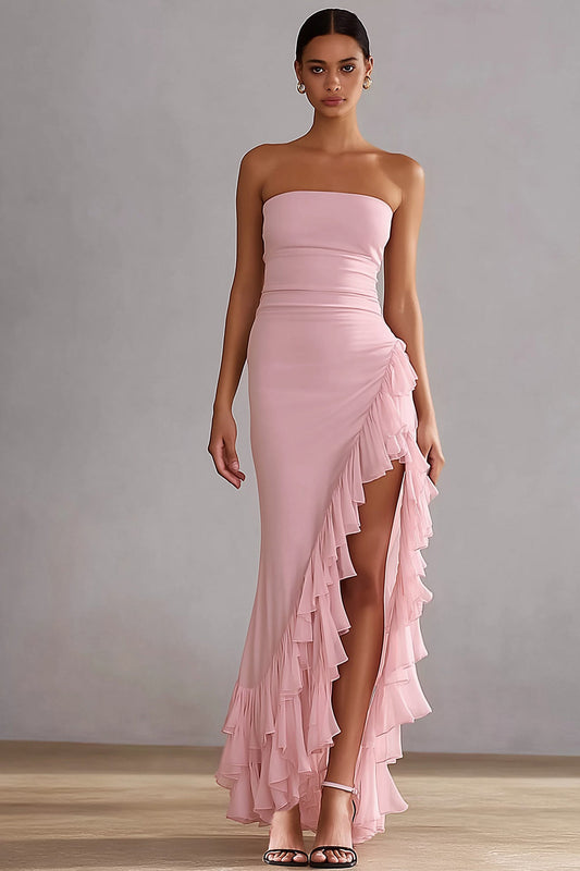 Robe longue fourreau en mousseline rose sans bretelles à volants avec fente