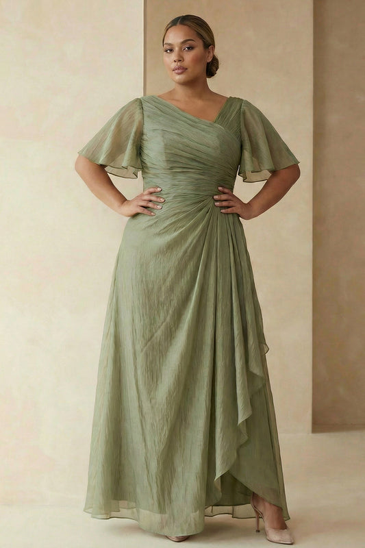 Robe de mariée trapèze plissée à manches courtes et volants pour grandes tailles de couleur sauge poudré