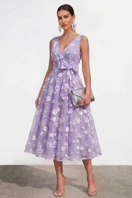 Robe midi trapèze lilas à col en V, imprimé floral et nœud papillon