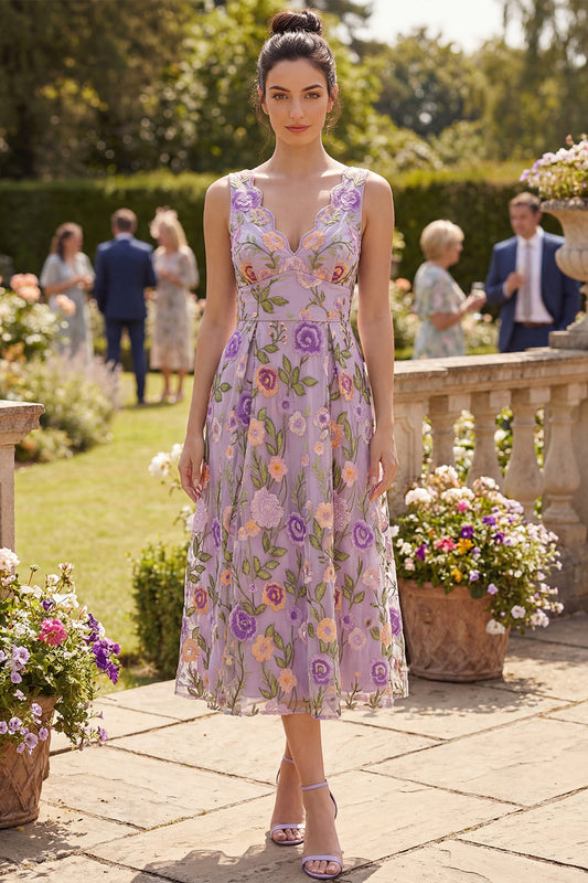 Robe midi trapèze en tulle à broderies florales et encolure en V, couleur lilas