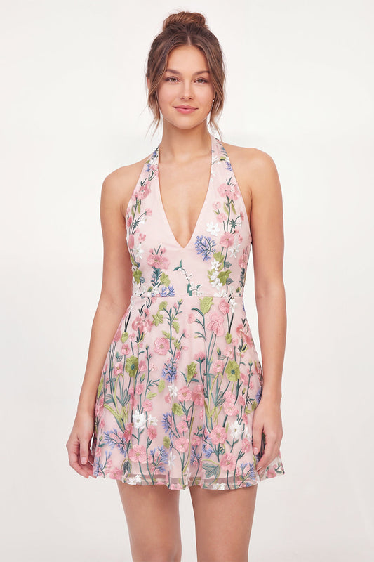 Robe de diplôme courte rose en tulle coupe trapèze, col américain, broderie florale