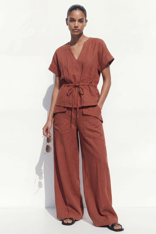 Ensemble tailleur-pantalon long couleur caramel pour femme, avec col en V, manches courtes et ceinture
