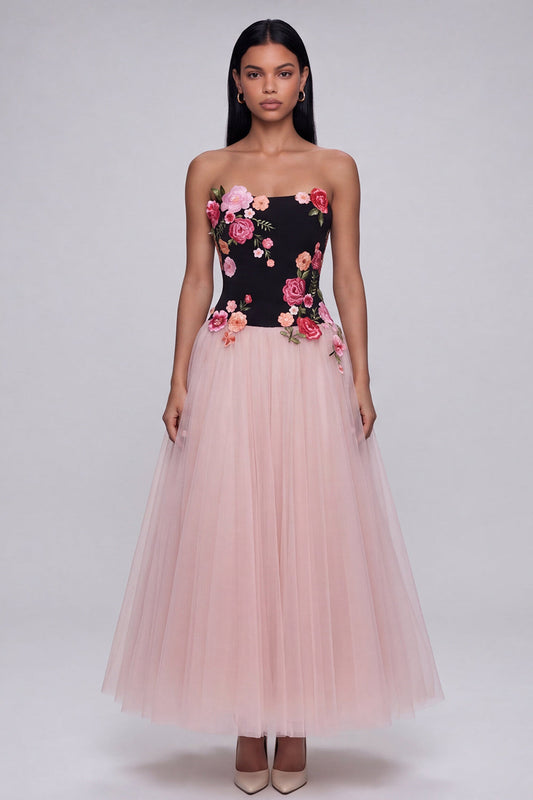 Robe longue de bal bustier sans bretelles en tulle noir et rose avec motifs floraux A-line