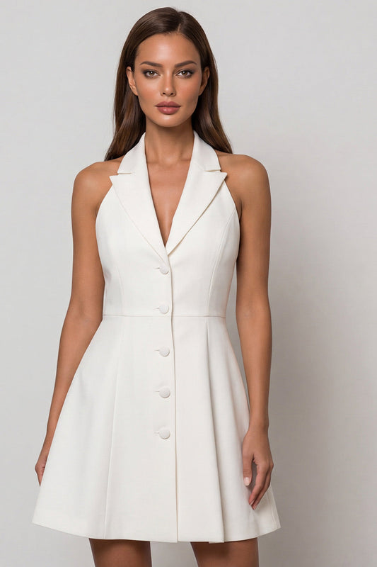 Robe de travail courte évasée blanche à col licou et boutonnage simple