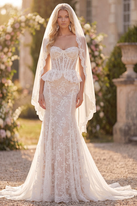 Robe de mariée corset bohème sirène en dentelle florale blanche avec traîne et voiles