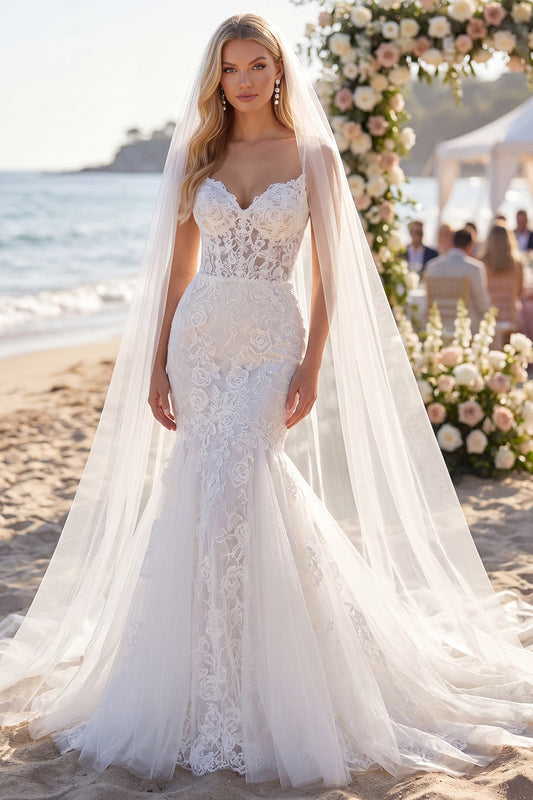 Robe de mariée sirène bohème blanche florale à corset, traîne balais en dentelle, avec voiles