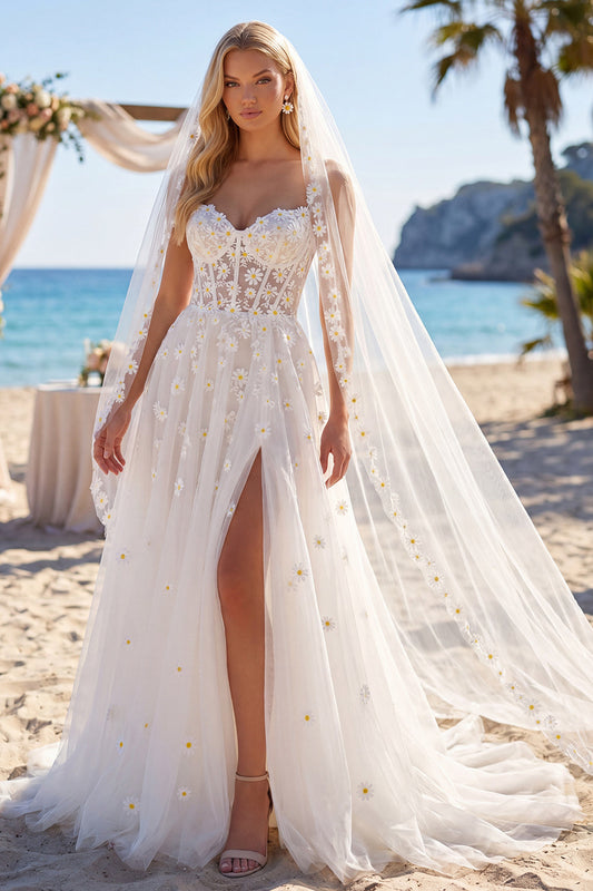Robe de mariée de plage bustier cœur coupe trapèze avec traîne et voile, corset blanc floral