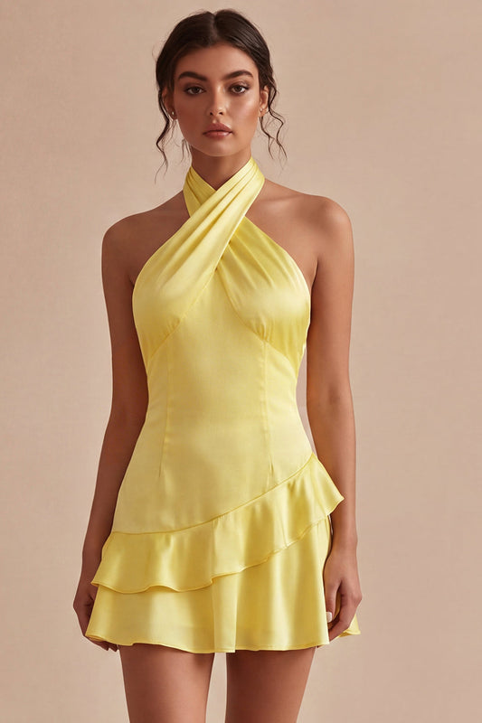 Vestido de graduación corto sin espalda con cuello halter, volantes y corte en A, color narciso