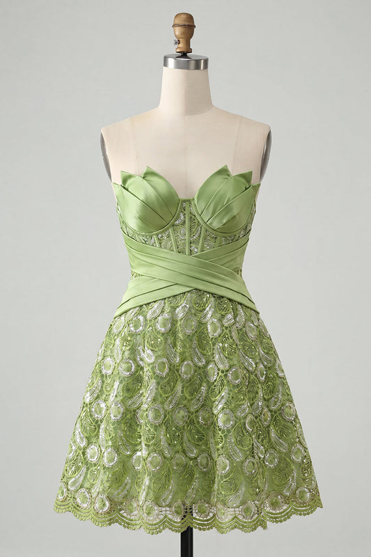 Robe de bal bustier verte trapèze avec corset, sequins et dos lacé