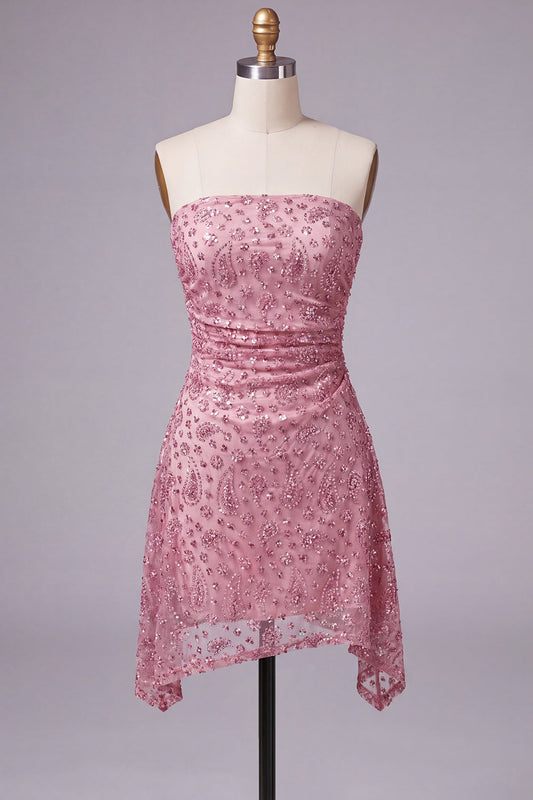 Robe de bal courte moulante rose poudré froncée bustier avec perles