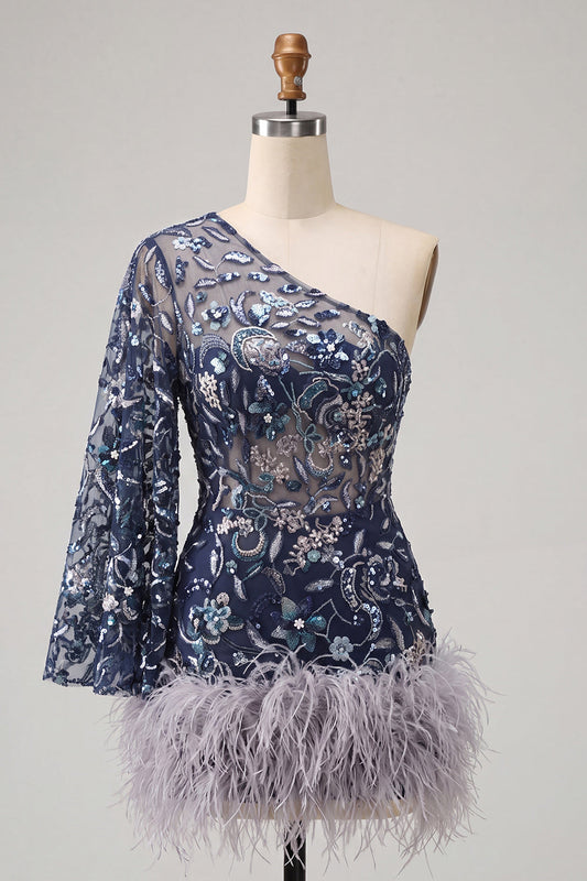 Robe de cocktail bleu marine asymétrique moulante avec perles, sequins et plumes