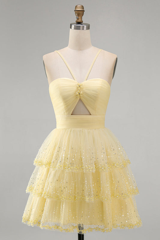 Robe de soirée courte évasée jaune étincelante avec découpes, volants étagés et perles