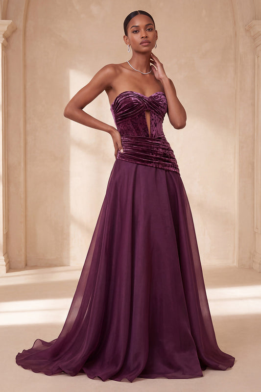 Robe de soirée longue drapée sans bretelles évasée avec découpe en trou de serrure, corset mauve vintage